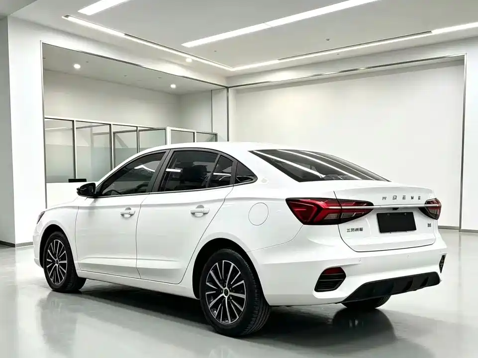Roewe i5 — фото 7