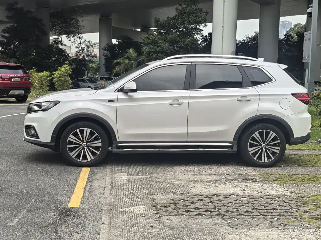 Roewe RX5 New Energy — фото 4
