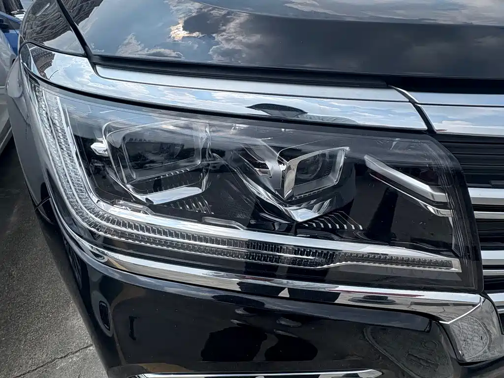 Roewe RX8 — фото 4