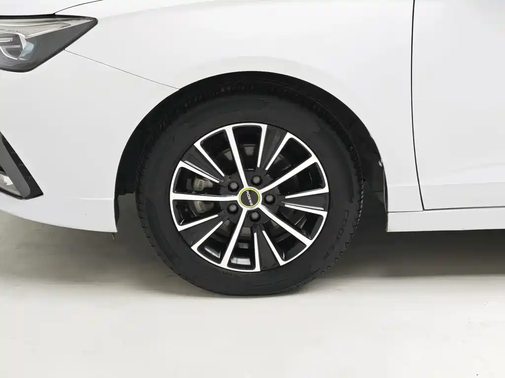 Roewe i5 — фото 8