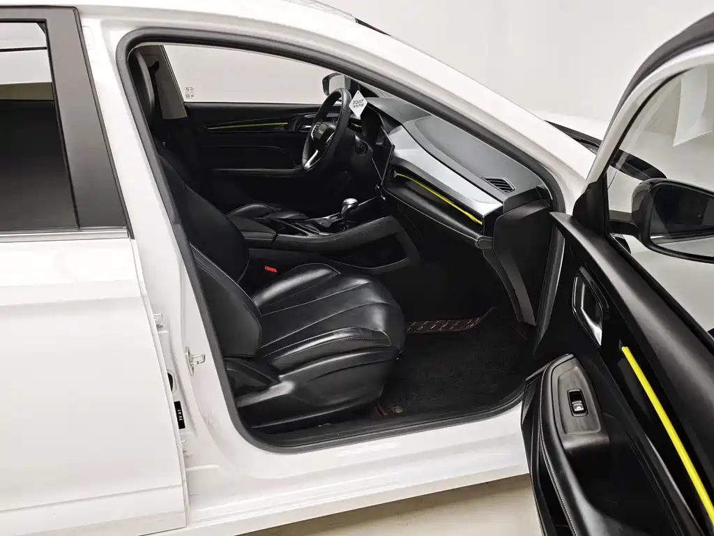Roewe i5 — фото 10