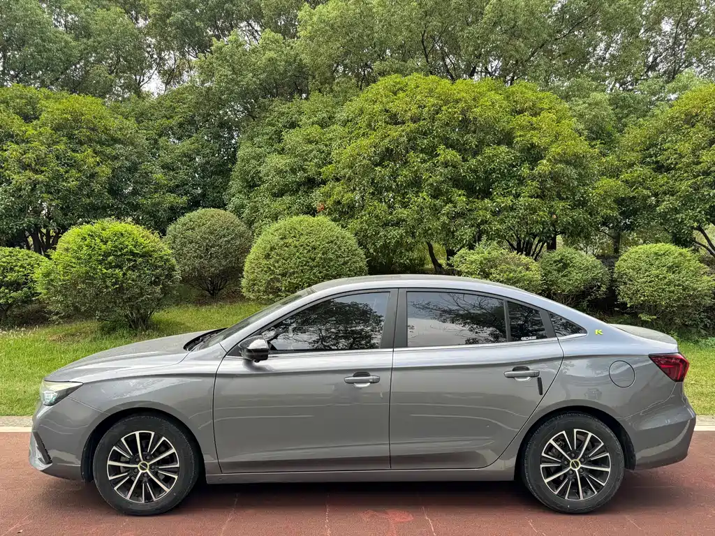 Roewe i5 — фото 4