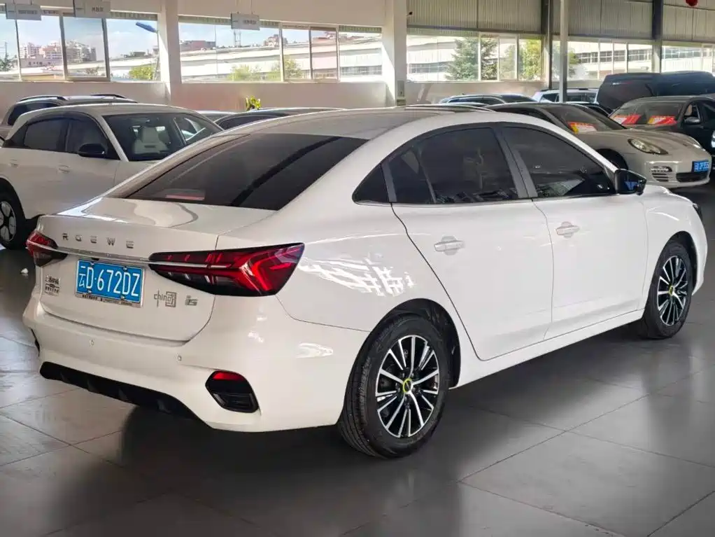 Roewe i5 — фото 3