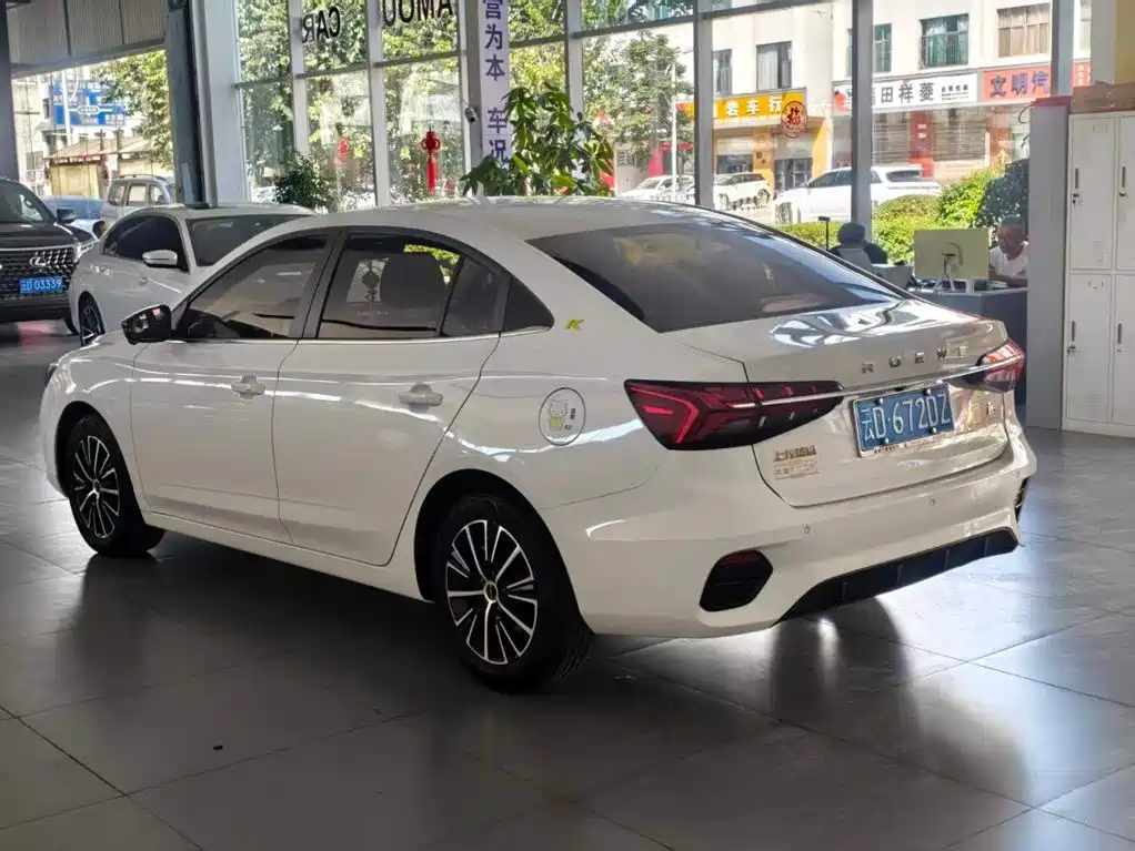 Roewe i5 — фото 5