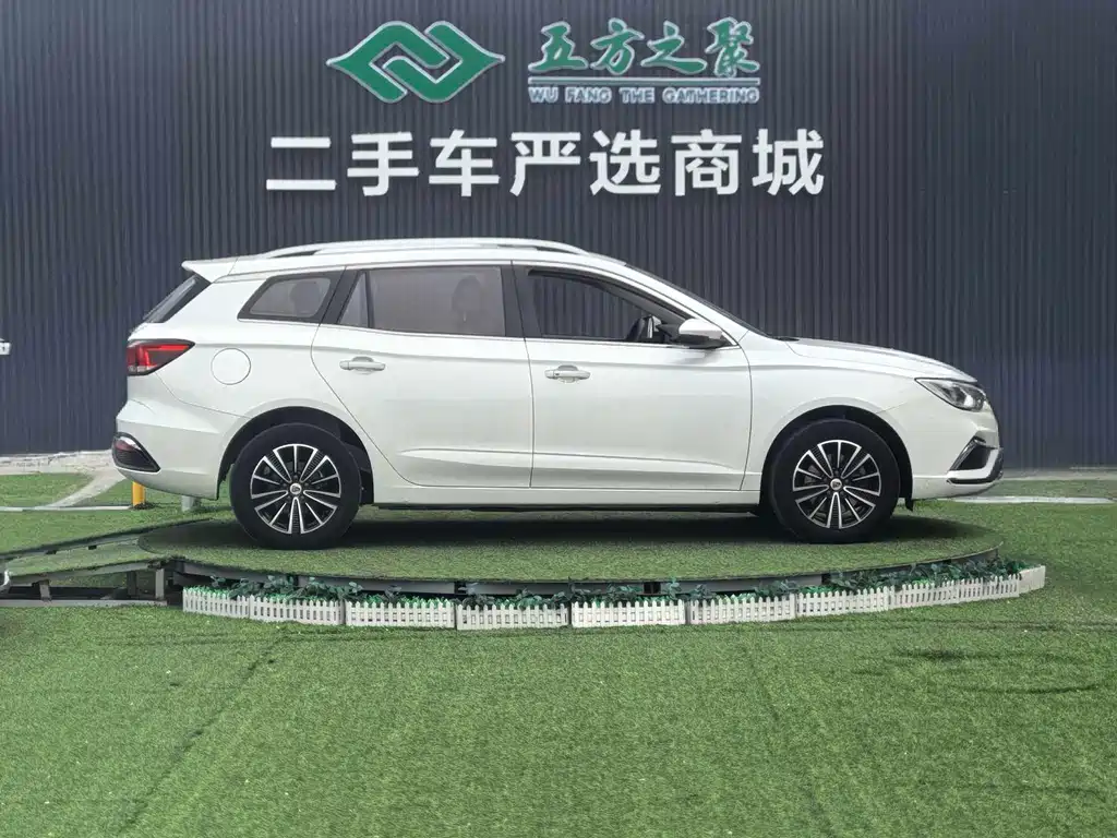 Roewe Ei5 — фото 17