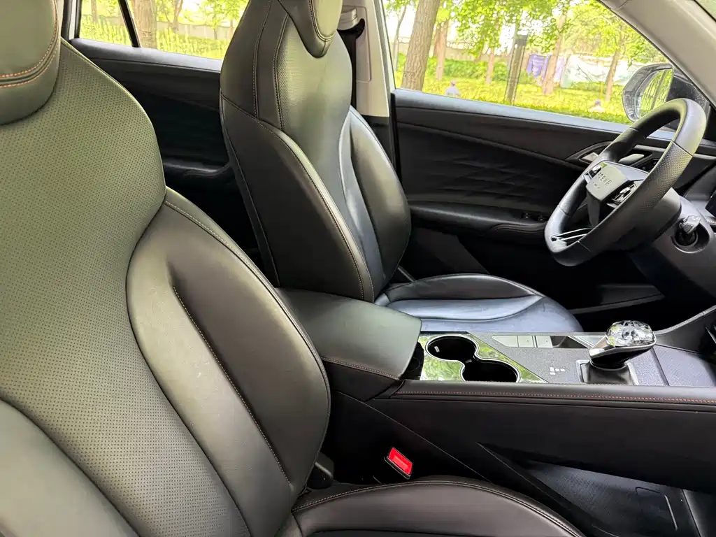Roewe RX5 — фото 10