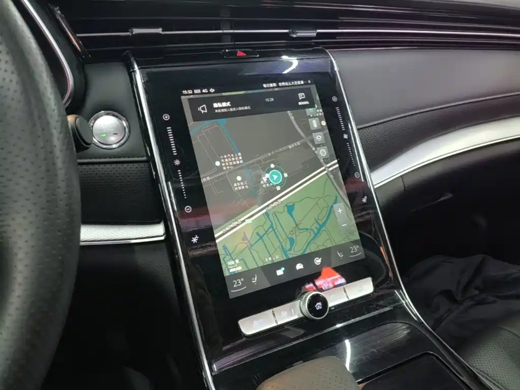 Roewe RX5 eMAX — фото 13