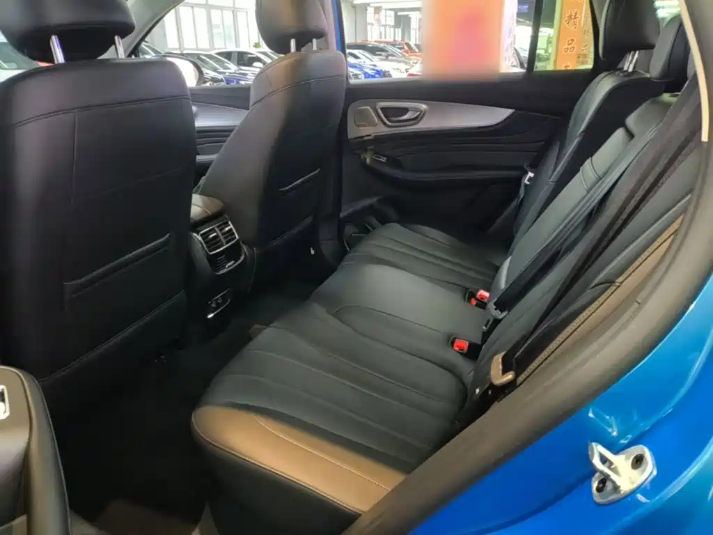 Roewe RX5 eMAX — фото 17
