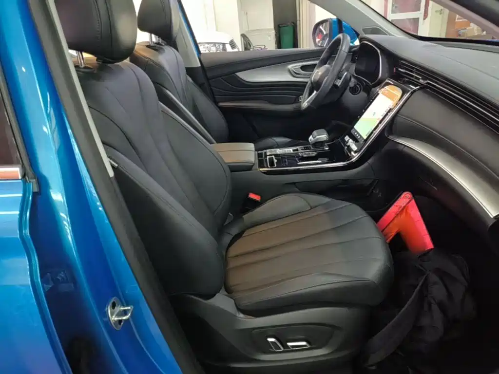 Roewe RX5 eMAX — фото 25