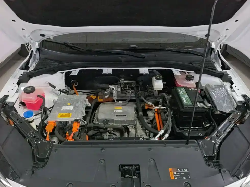 Roewe i6 MAX New Energy — фото 20