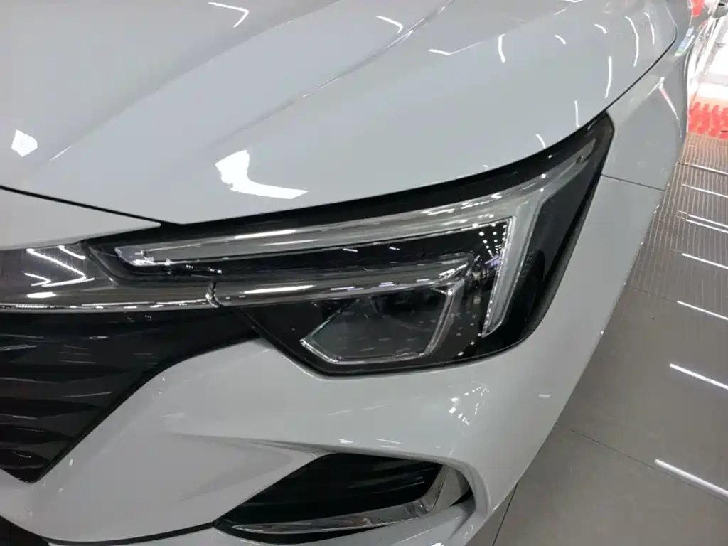 Roewe i6 MAX New Energy — фото 24