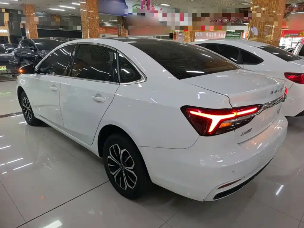 Roewe i6 MAX New Energy — фото 5