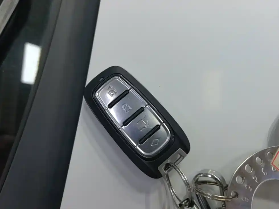 Roewe i6 MAX New Energy — фото 9