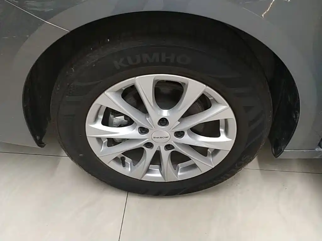 Roewe i5 — фото 23