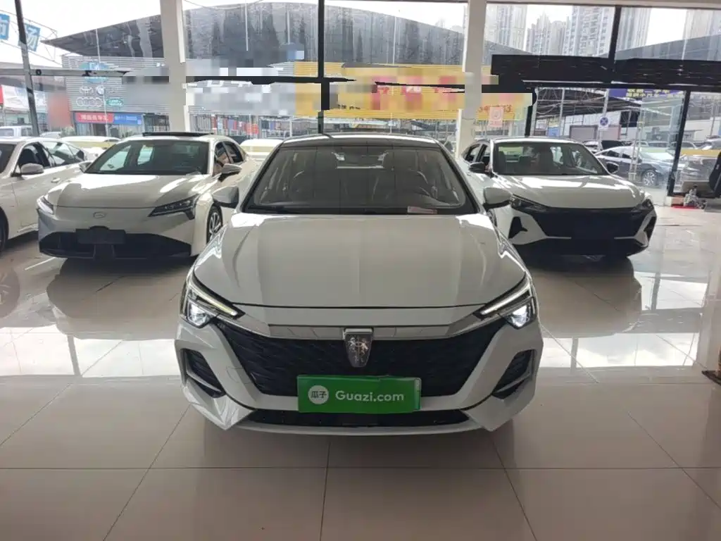 Roewe i6 MAX New Energy — фото 3