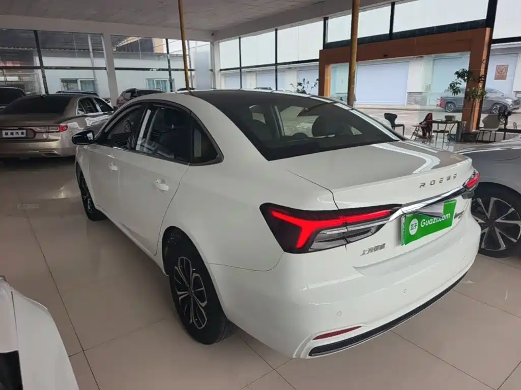Roewe i6 MAX New Energy — фото 5