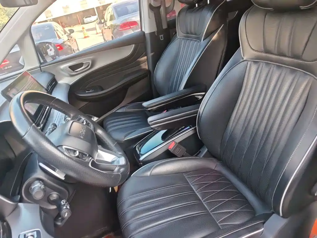 Roewe iMAX8 — фото 15