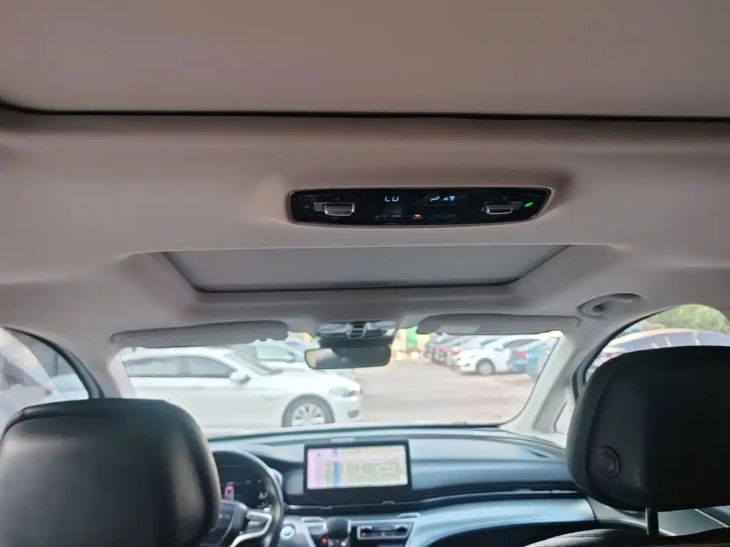 Roewe iMAX8 — фото 18