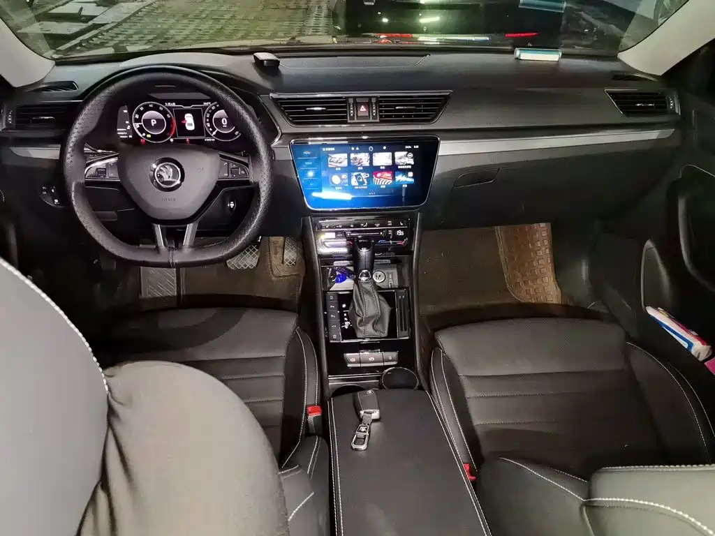 Skoda Superb — фото 5