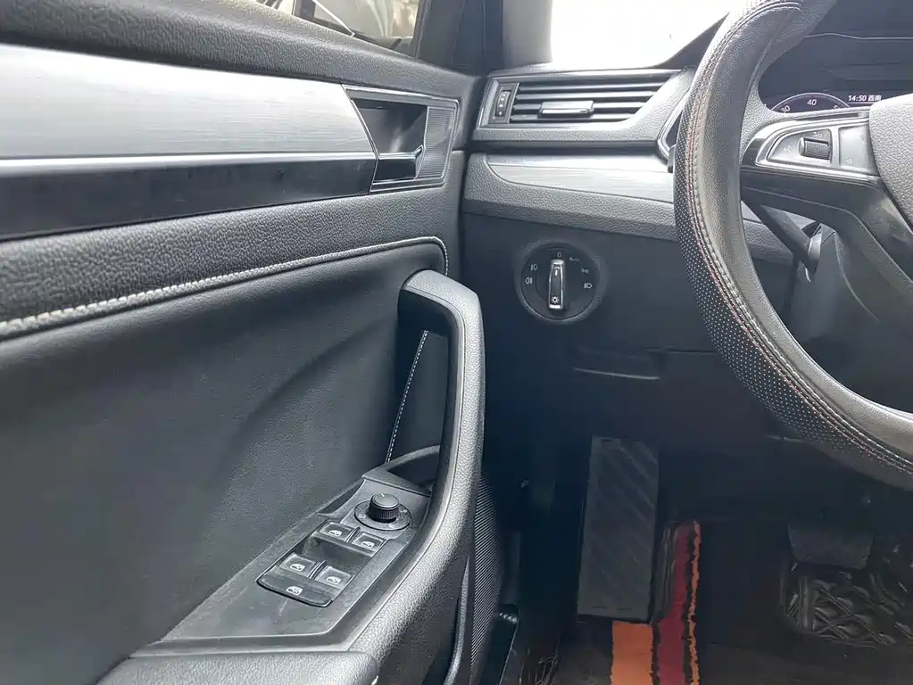 Skoda Superb — фото 11