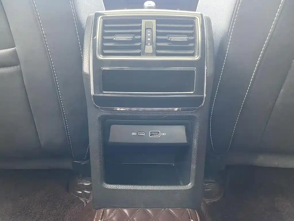 Skoda Superb — фото 17