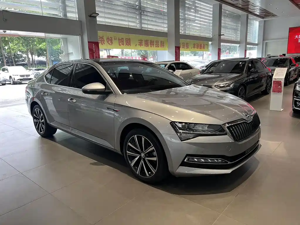 Skoda Superb — фото 3