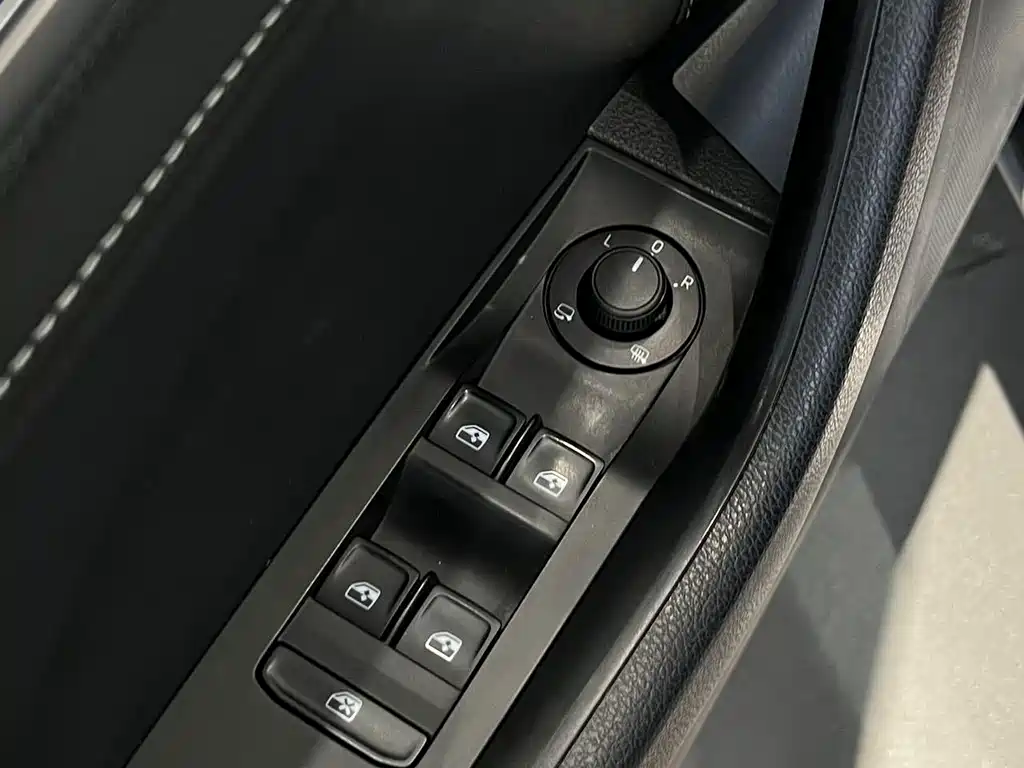 Skoda Superb — фото 10