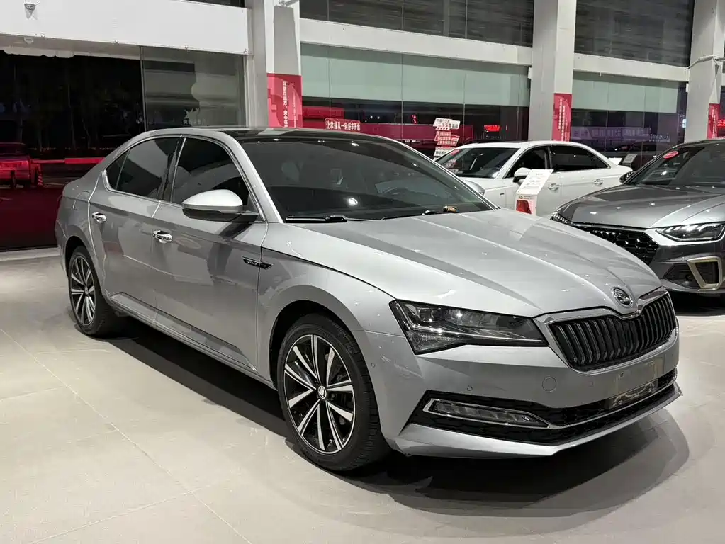 Skoda Superb — фото 3
