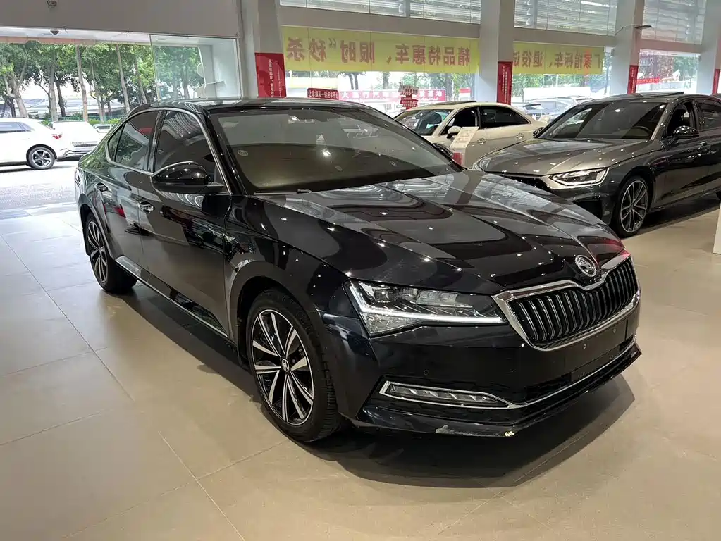 Skoda Superb — фото 3
