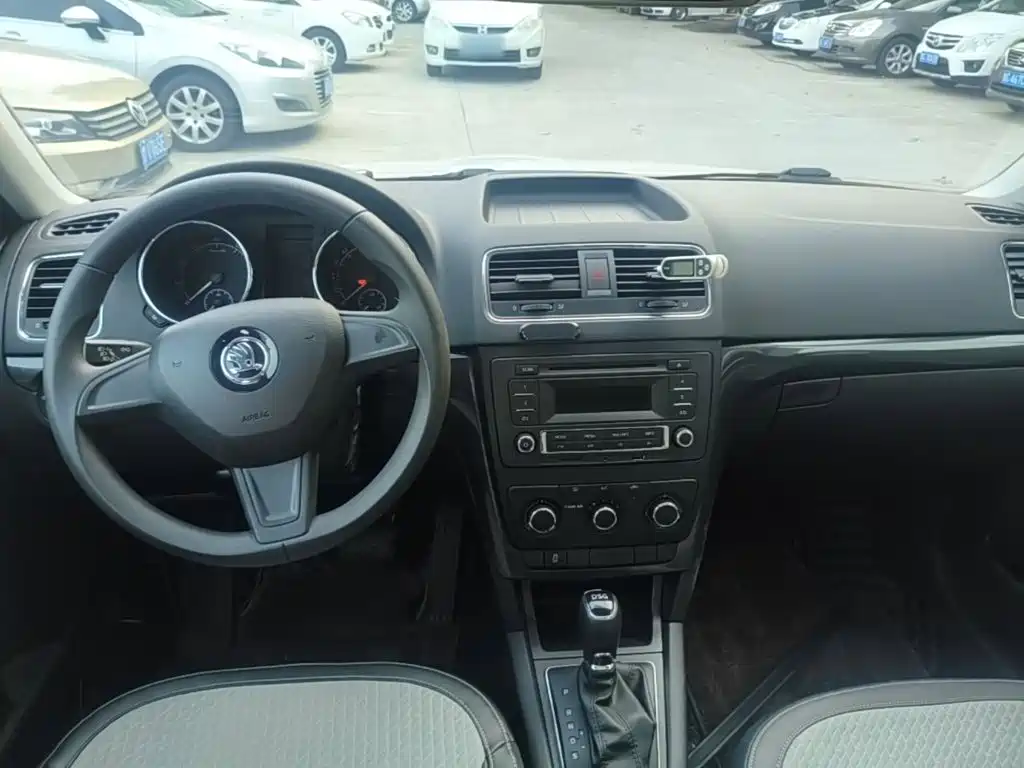 Skoda Yeti — фото 10