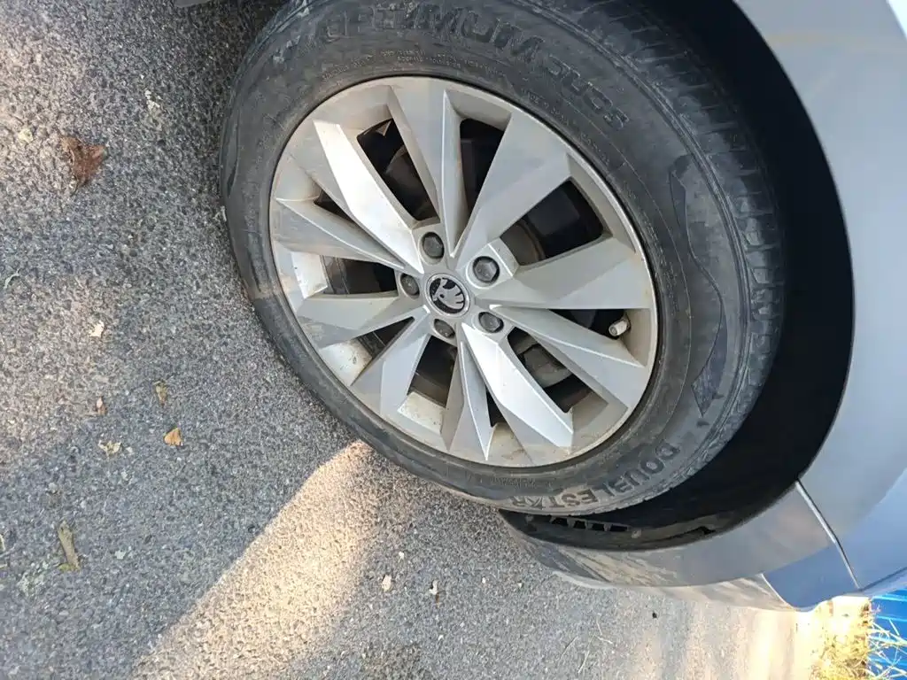 Skoda Superb — фото 8