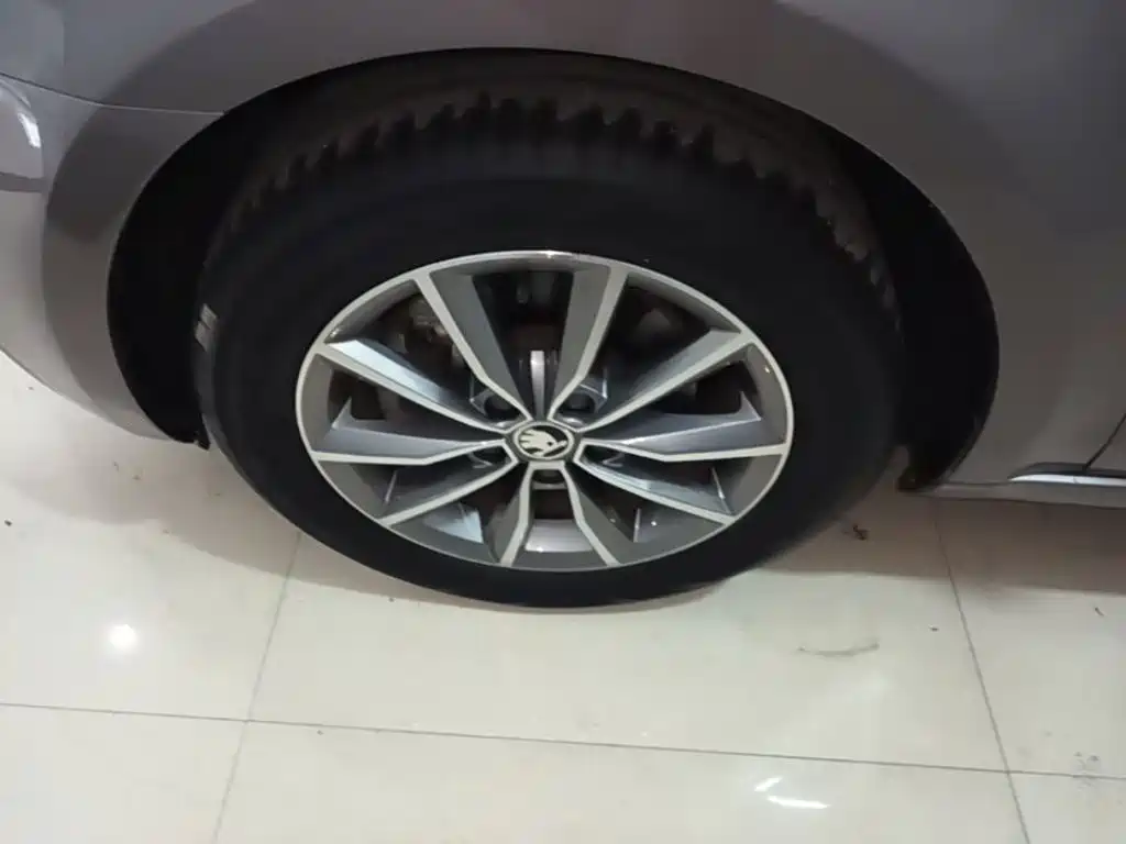 Skoda Octavia — фото 23