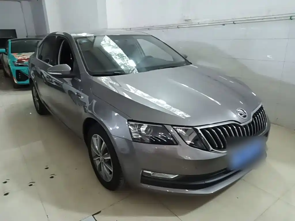 Skoda Octavia — фото 4