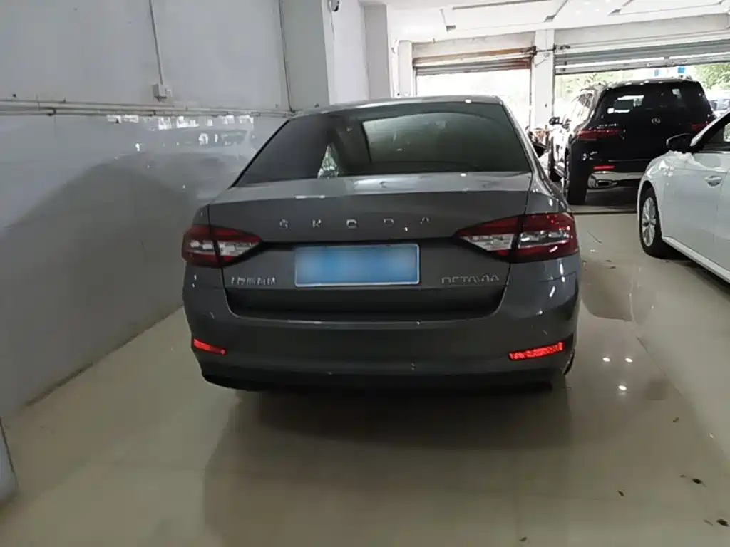 Skoda Octavia — фото 6