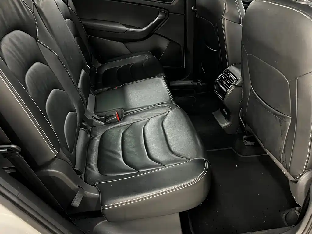 Skoda Kodiaq — фото 11