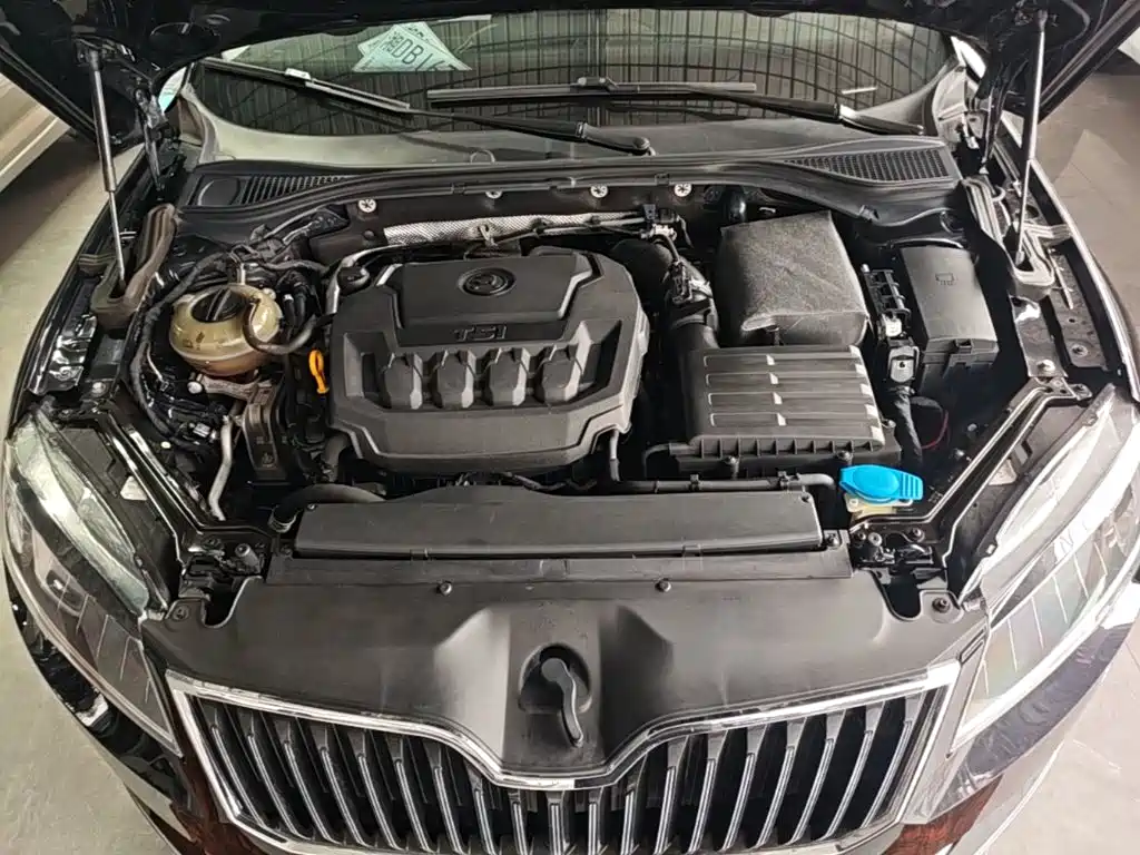 Skoda Superb — фото 20