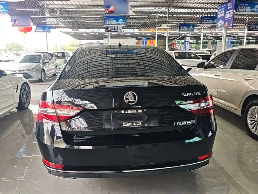 Skoda Superb — фото 6