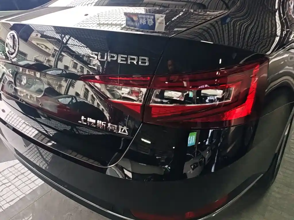 Skoda Superb — фото 8