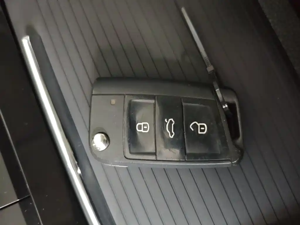 Skoda Superb — фото 9