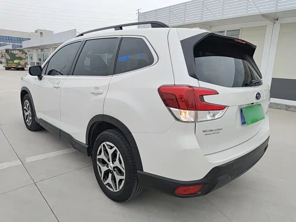 Subaru Forester — фото 5