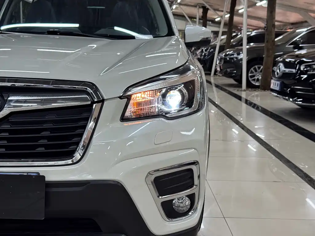 Subaru Forester — фото 3