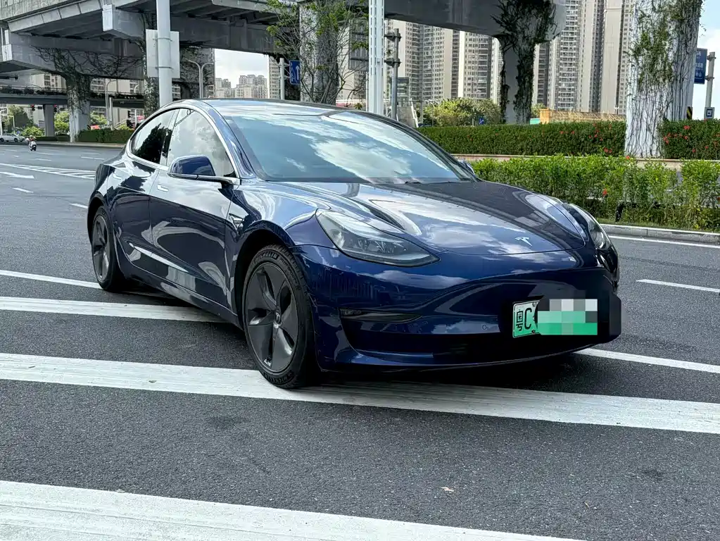 Tesla Model 3 — фото 3