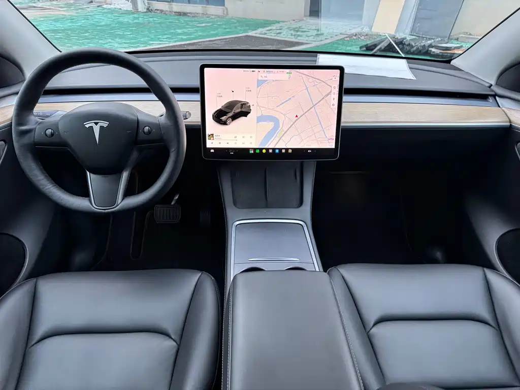 Tesla Model Y — фото 5