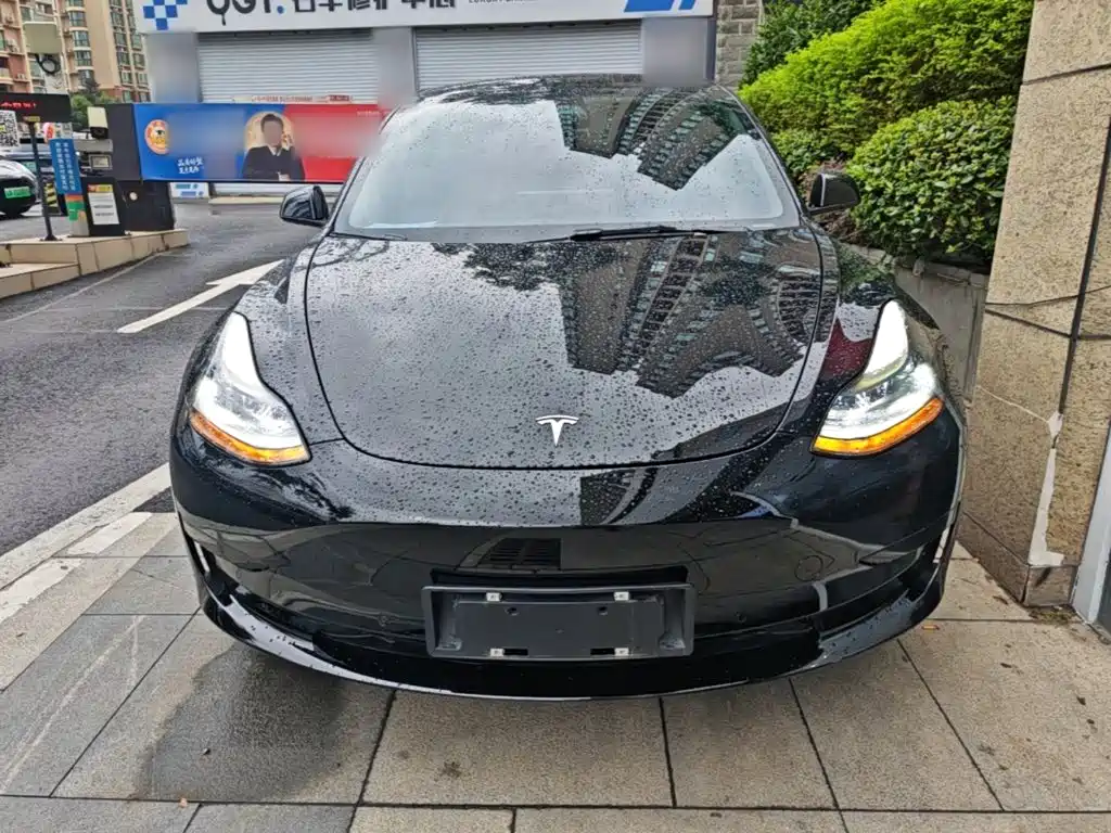 Tesla Model 3 — фото 3