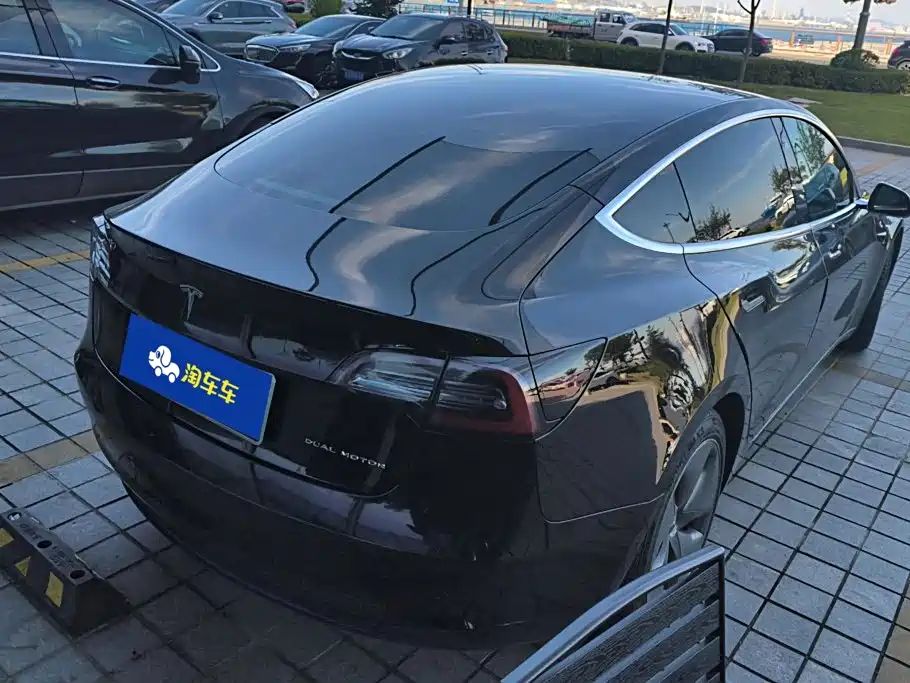 Tesla Model 3 — фото 3