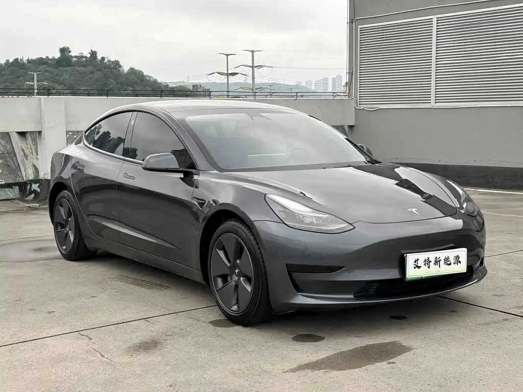 Tesla Model 3 — фото 3