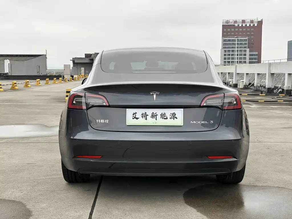 Tesla Model 3 — фото 5
