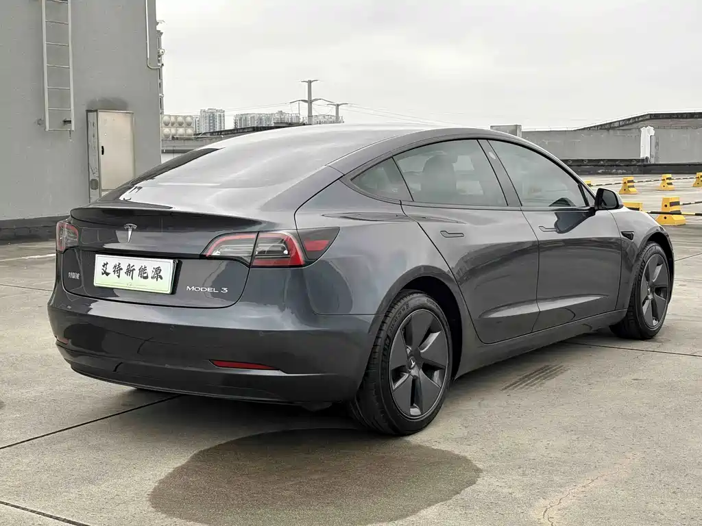 Tesla Model 3 — фото 6
