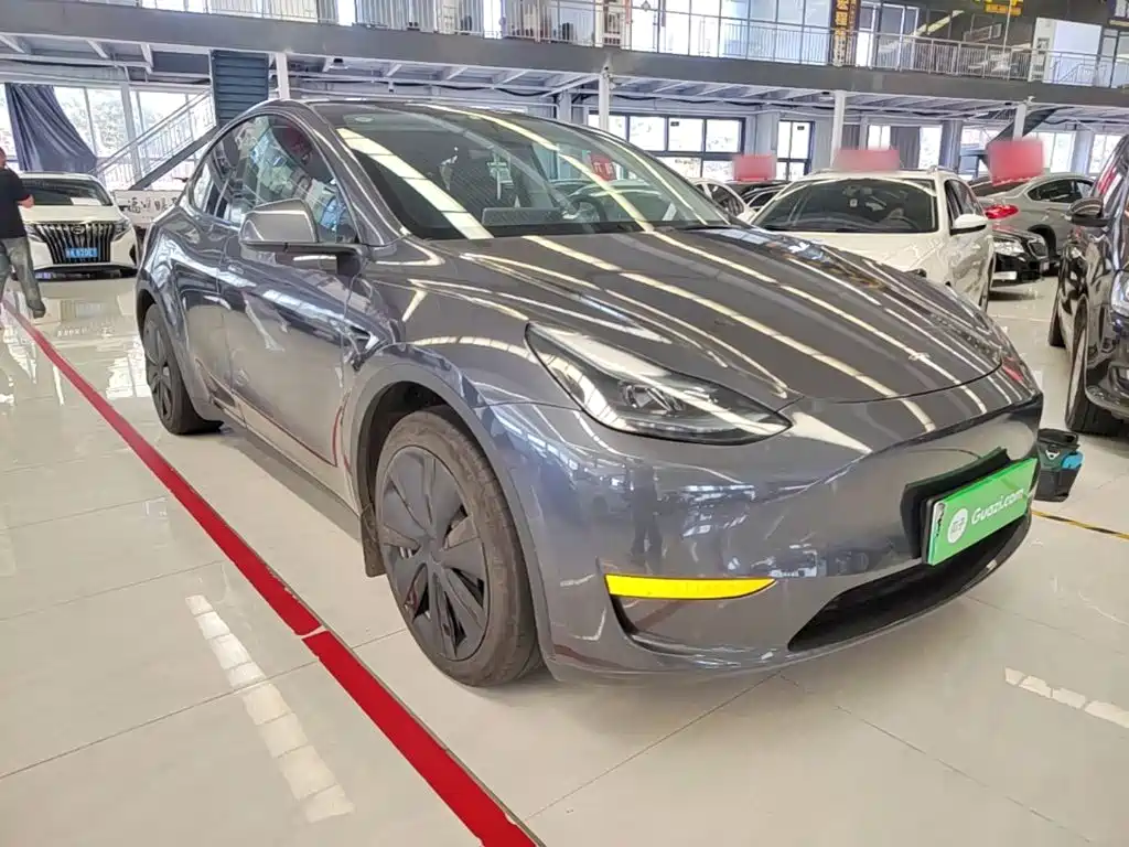 Tesla Model Y — фото 4