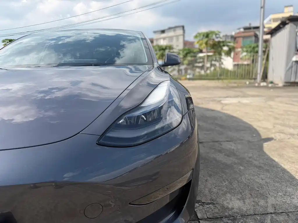 Tesla Model 3 — фото 14